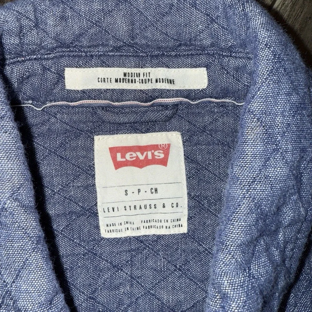 Levi Strauss & Co Modern Fit  Button Down Quilted Shirt Jacket Blue Size Small‎
